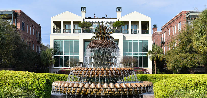 Pineapple fountain at Waterfront Park. © Audra L. Gibson